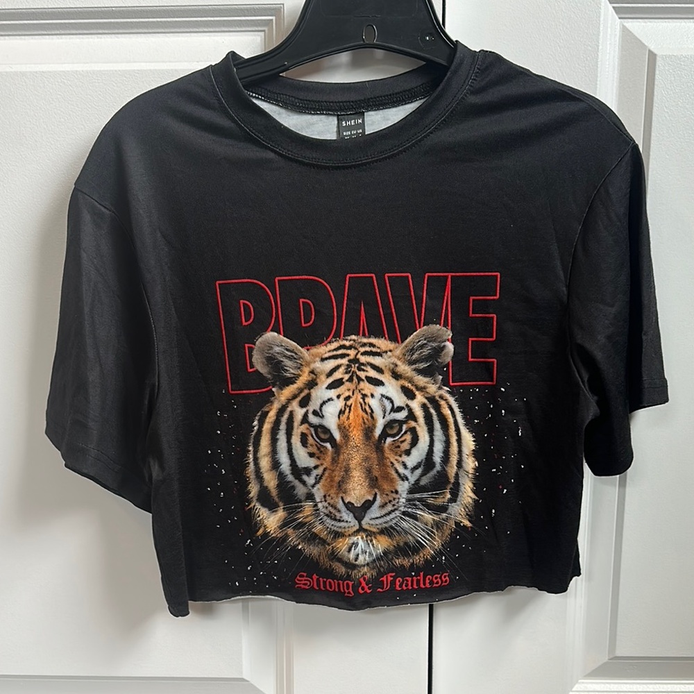 SHEIN Black and Red Tiger Graphic Short Sleeve Tee